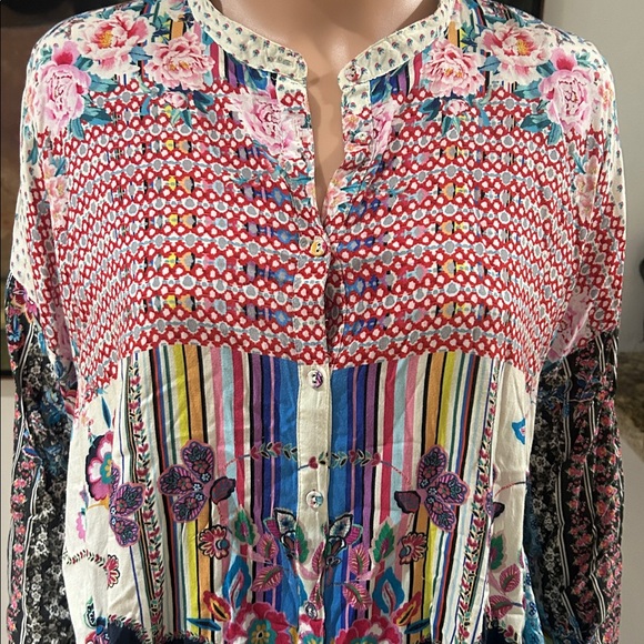 Johnny Was floral print top - Picture 2 of 8